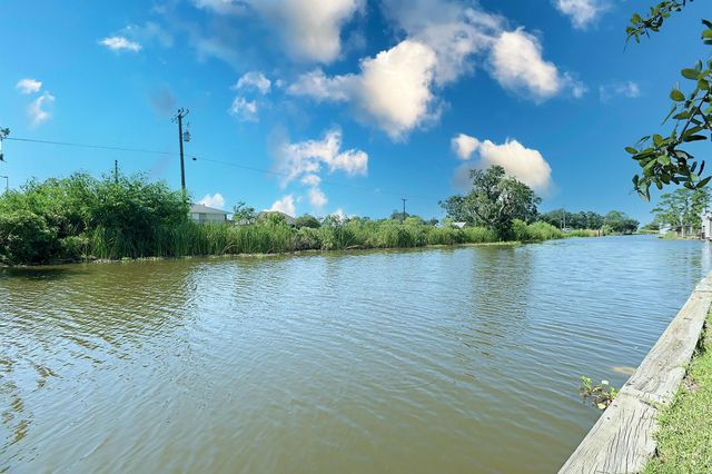 1805 Doctor Beatrous Rd, Theriot, LA 70397