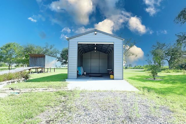 1805 Doctor Beatrous Rd, Theriot, LA 70397