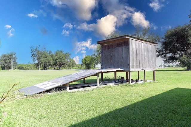 1805 Doctor Beatrous Rd, Theriot, LA 70397