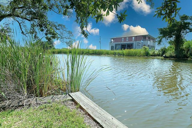 1805 Doctor Beatrous Rd, Theriot, LA 70397