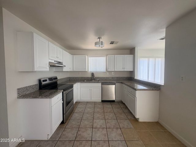 2642 E KINGS Avenue, Phoenix, AZ 85032