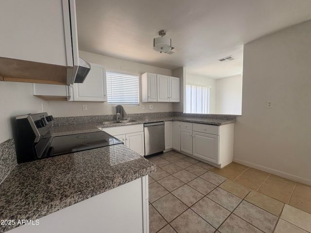 2642 E KINGS Avenue, Phoenix, AZ 85032