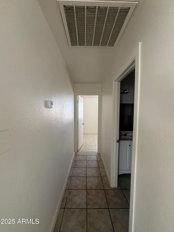 2642 E KINGS Avenue, Phoenix, AZ 85032