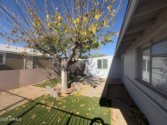 2642 E KINGS Avenue, Phoenix, AZ 85032