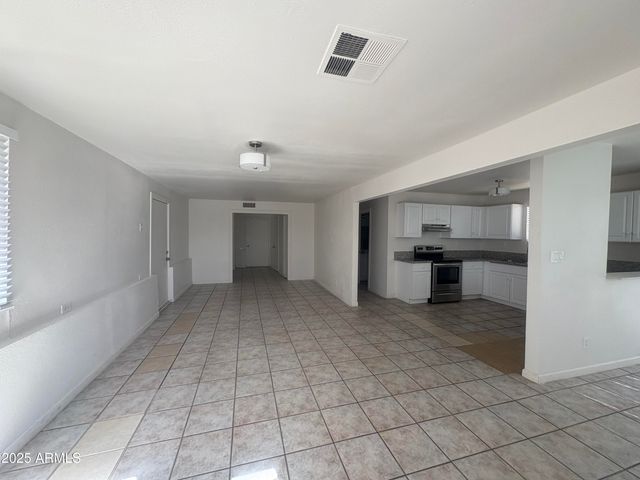 2642 E KINGS Avenue, Phoenix, AZ 85032