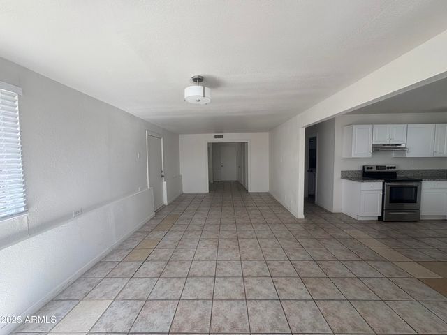 2642 E KINGS Avenue, Phoenix, AZ 85032