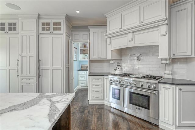 17554 Cody Street, Overland Park, KS 66221