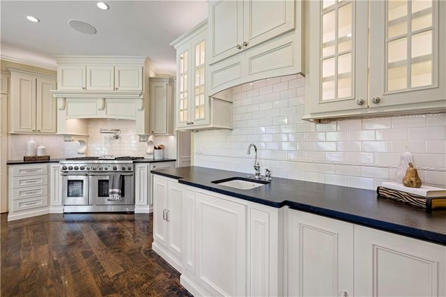 17554 Cody Street, Overland Park, KS 66221