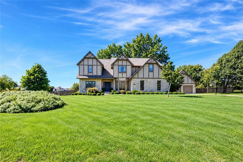 17554 Cody Street, Overland Park, KS 66221