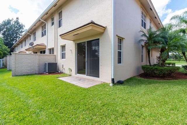 356 SE Bloxham Way, Stuart, FL 34997