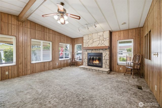 785 Dogwood Place, Enumclaw, WA 98022