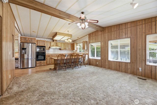 785 Dogwood Place, Enumclaw, WA 98022