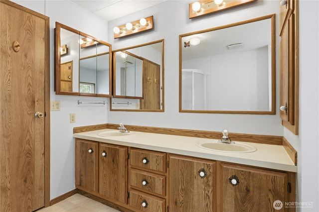 785 Dogwood Place, Enumclaw, WA 98022
