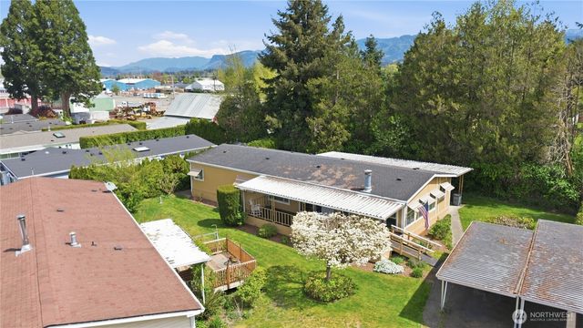 785 Dogwood Place, Enumclaw, WA 98022
