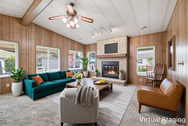 785 Dogwood Place, Enumclaw, WA 98022