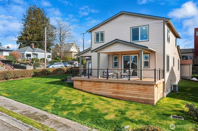 2401 E 16th Street, Bremerton, WA 98310