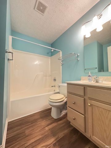 9808 Cayes Drive, Evansville, IN 47725