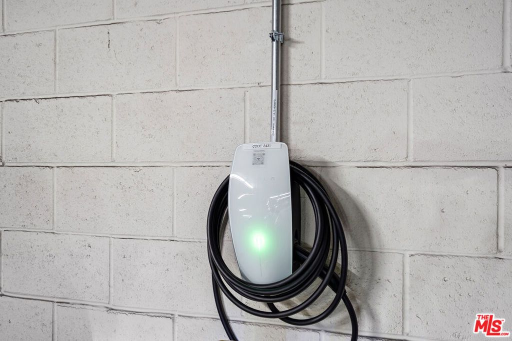 Image 32 of property listing at 625 S Berendo Street 609, Los Angeles, CA 90005