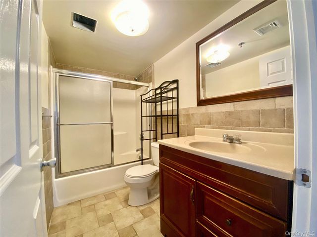 259 Glen Cove Avenue 255, Sea Cliff, NY 11579