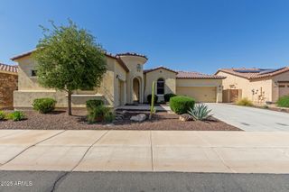 17996 W REDWOOD Lane, Goodyear, AZ 85338
