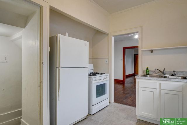 1911 S 50 Street, Omaha, NE 68106
