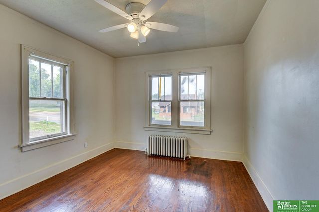 1911 S 50 Street, Omaha, NE 68106