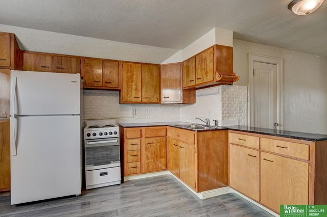1911 S 50 Street, Omaha, NE 68106