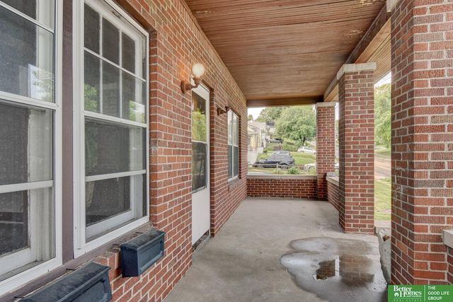 1911 S 50 Street, Omaha, NE 68106