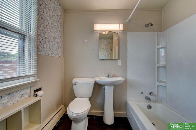 1911 S 50 Street, Omaha, NE 68106