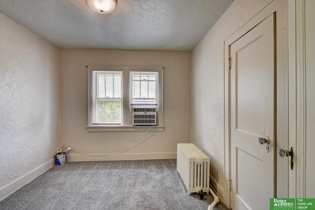 1911 S 50 Street, Omaha, NE 68106