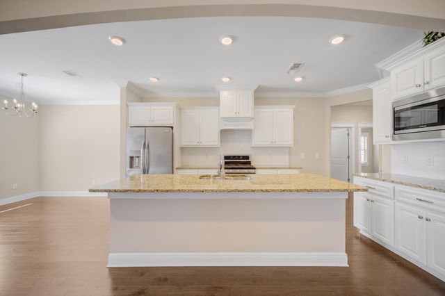 136 Buxtons Way, Freeport, FL 32439