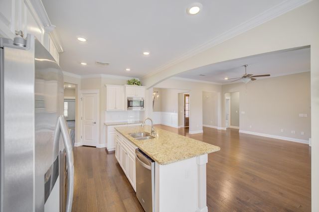 136 Buxtons Way, Freeport, FL 32439