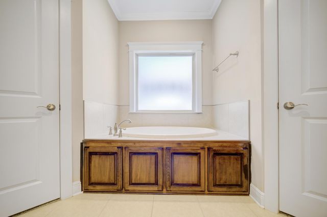 136 Buxtons Way, Freeport, FL 32439