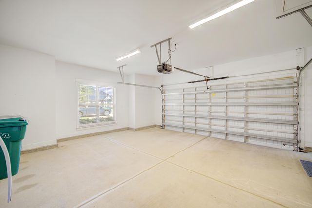 136 Buxtons Way, Freeport, FL 32439