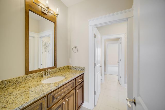 136 Buxtons Way, Freeport, FL 32439