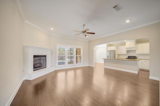 136 Buxtons Way, Freeport, FL 32439