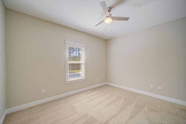 136 Buxtons Way, Freeport, FL 32439