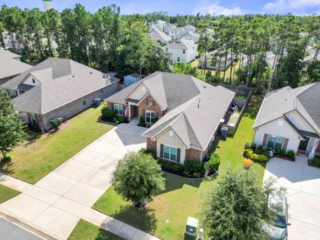 136 Buxtons Way, Freeport, FL 32439