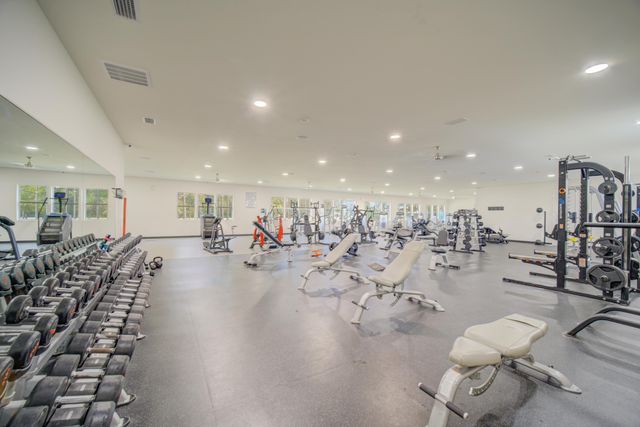 136 Buxtons Way, Freeport, FL 32439