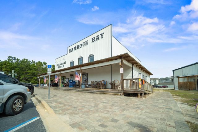 136 Buxtons Way, Freeport, FL 32439