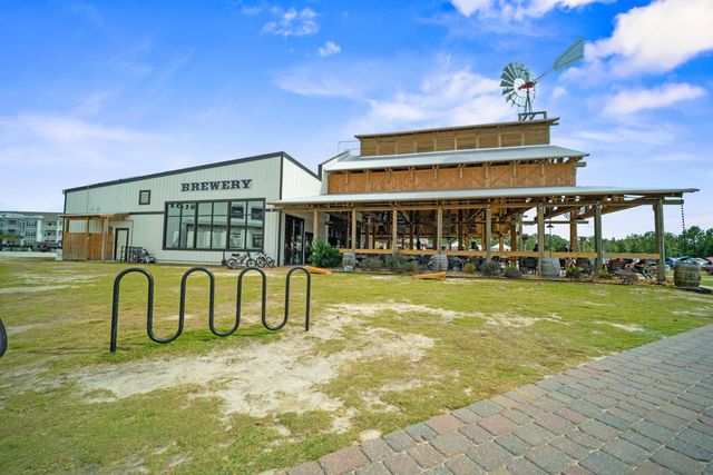 136 Buxtons Way, Freeport, FL 32439