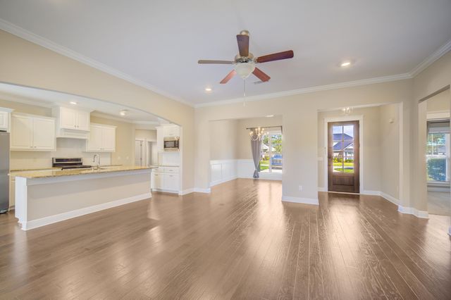 136 Buxtons Way, Freeport, FL 32439