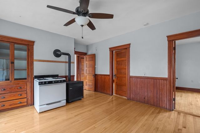41 Tatman St, Worcester, MA 01607