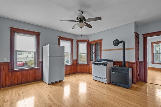 41 Tatman St, Worcester, MA 01607