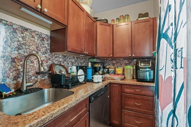 41 Tatman St, Worcester, MA 01607
