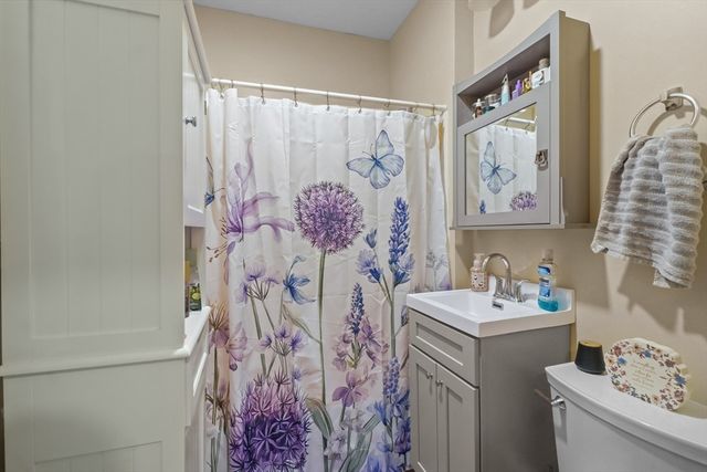 41 Tatman St, Worcester, MA 01607