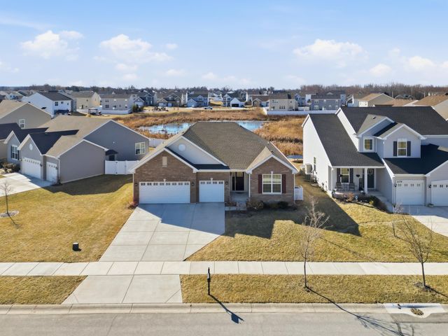 2215 E 109th Place, Crown Point, IN 46307