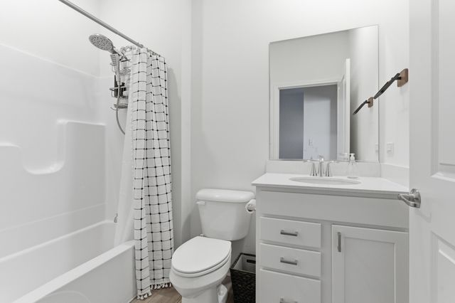 2215 E 109th Place, Crown Point, IN 46307