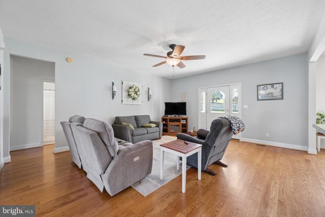 27 SHARONS LN, Martinsburg, WV 25403