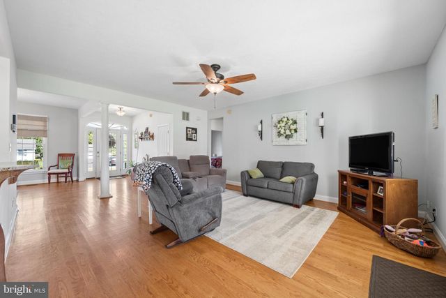 27 SHARONS LN, Martinsburg, WV 25403